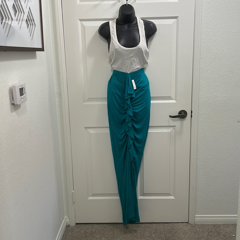 NWT BLUE SKIRT WOMAN SIZE SMALL